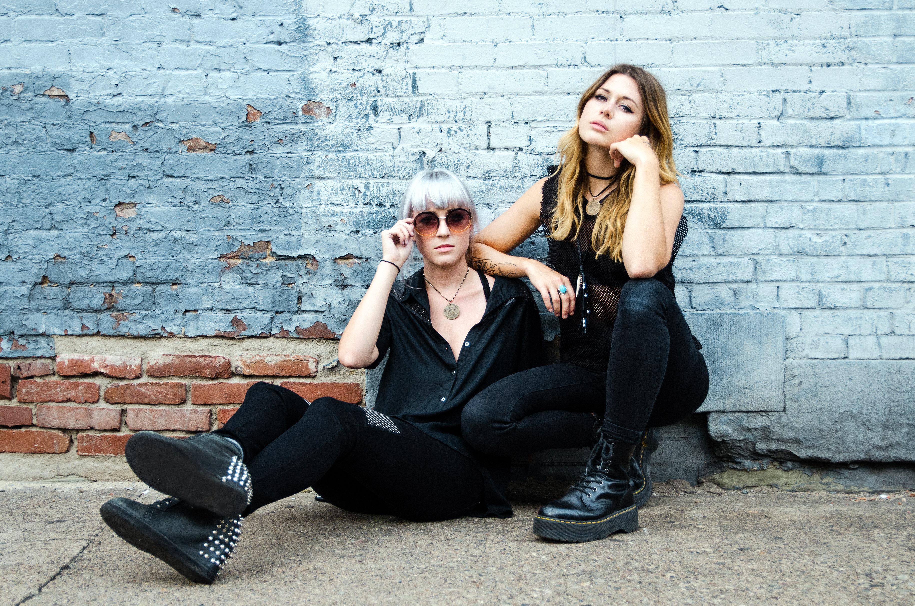 get-to-know-larkin-poe-beyond-the-stage-magazine